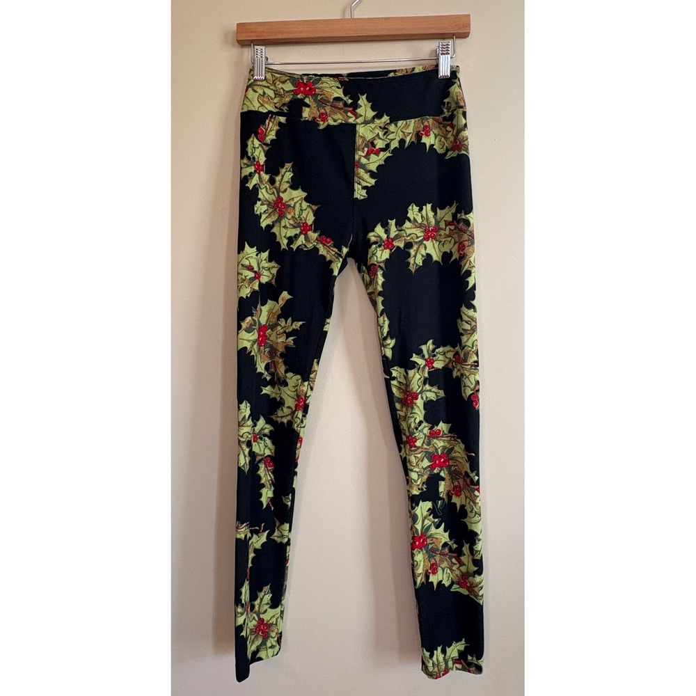 LuLaRoe One Size Holly Berry Christmas Leggings Black Green Red Holiday, Women‎